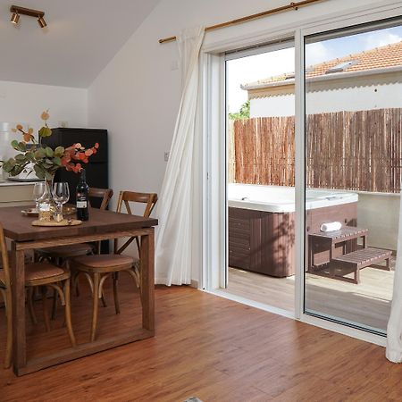 Villa 49 Boutique Zikhron Ya'akov Exterior foto